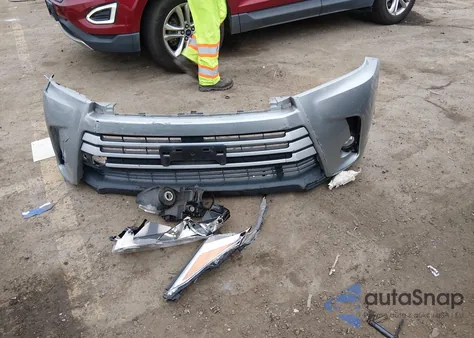 2017 Toyota Highlander Le Plus from USA, damaged, VIN 5TDZZRFH6HS215938